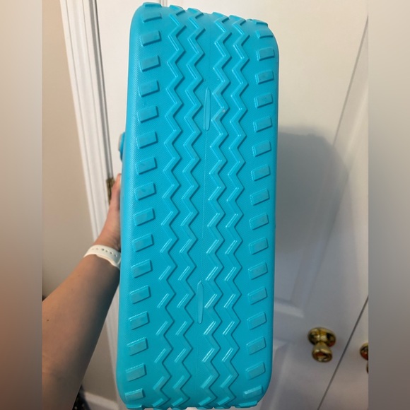 Bogg Bag Small Tote – Turquoise/Aqua Rubber Beach Bag – Lightweight Waterproof - Picture 4 of 6